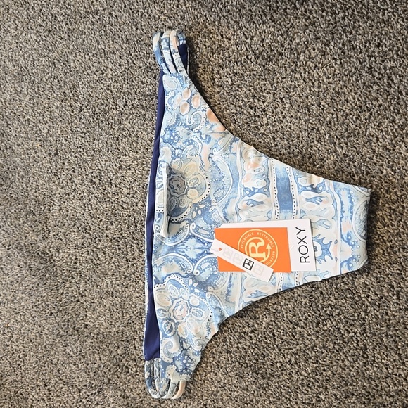 NWT Roxy Blue and White Paisley Bikini Bottom Swim - Picture 4 of 4